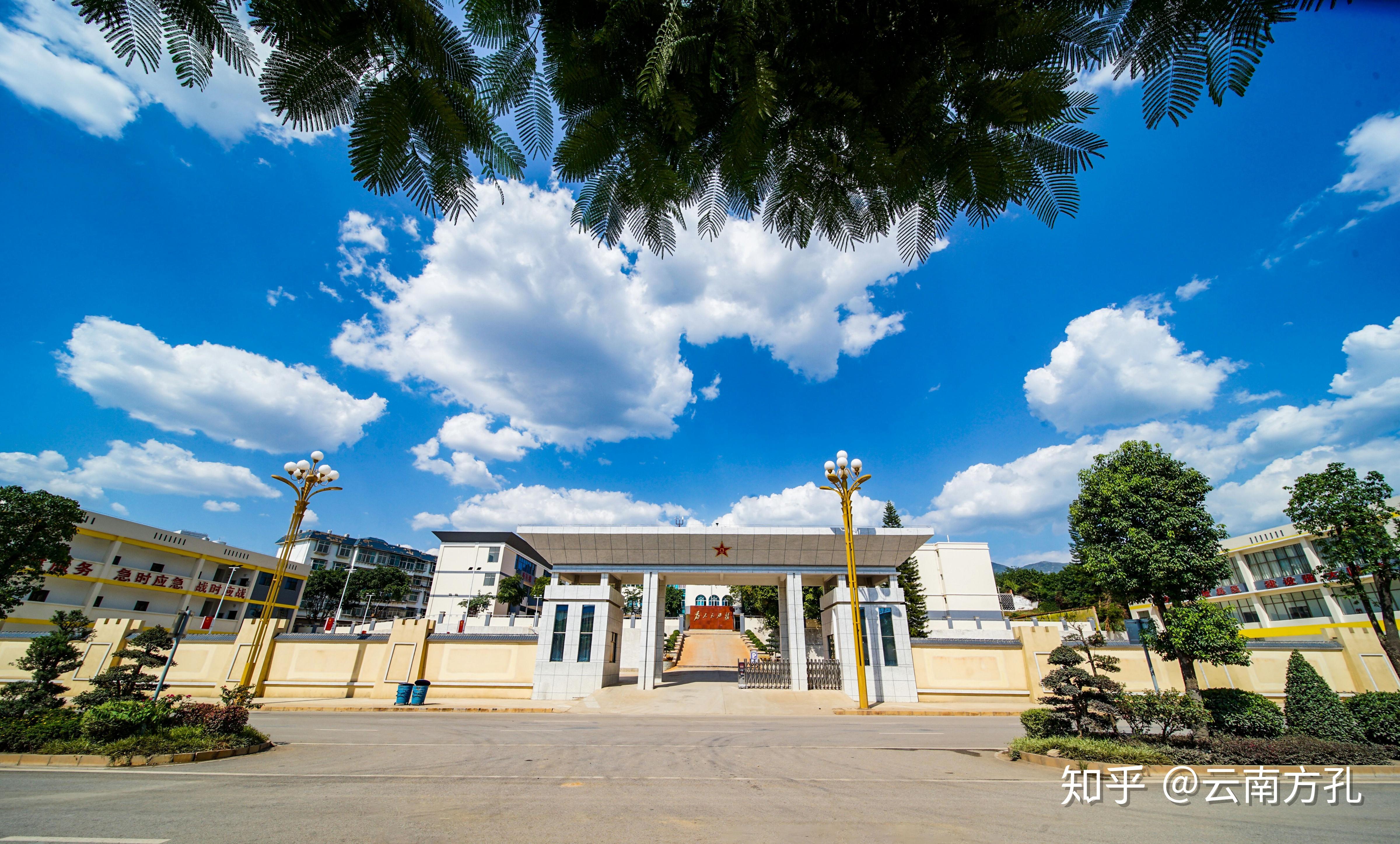 云南省开展驻滇部队环境整治助力创建美丽军营纪实