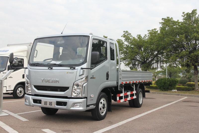 南汽的拳头品牌跃进旗下的超越系列厢式货车,也在经过些许修改后,作为