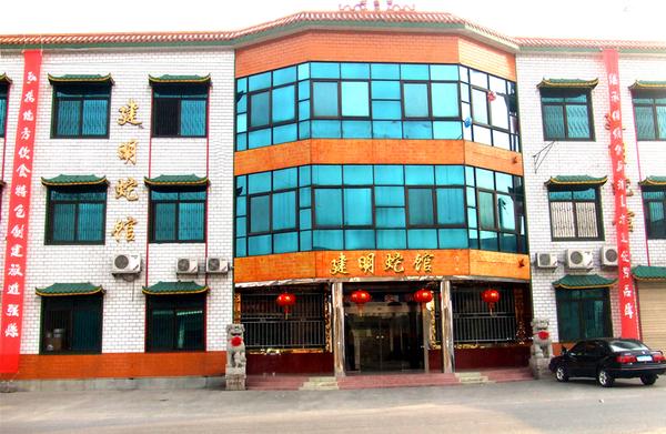 所以口味蛇也不是"历史悠久"的湘菜,90年代的时候在宁乡的