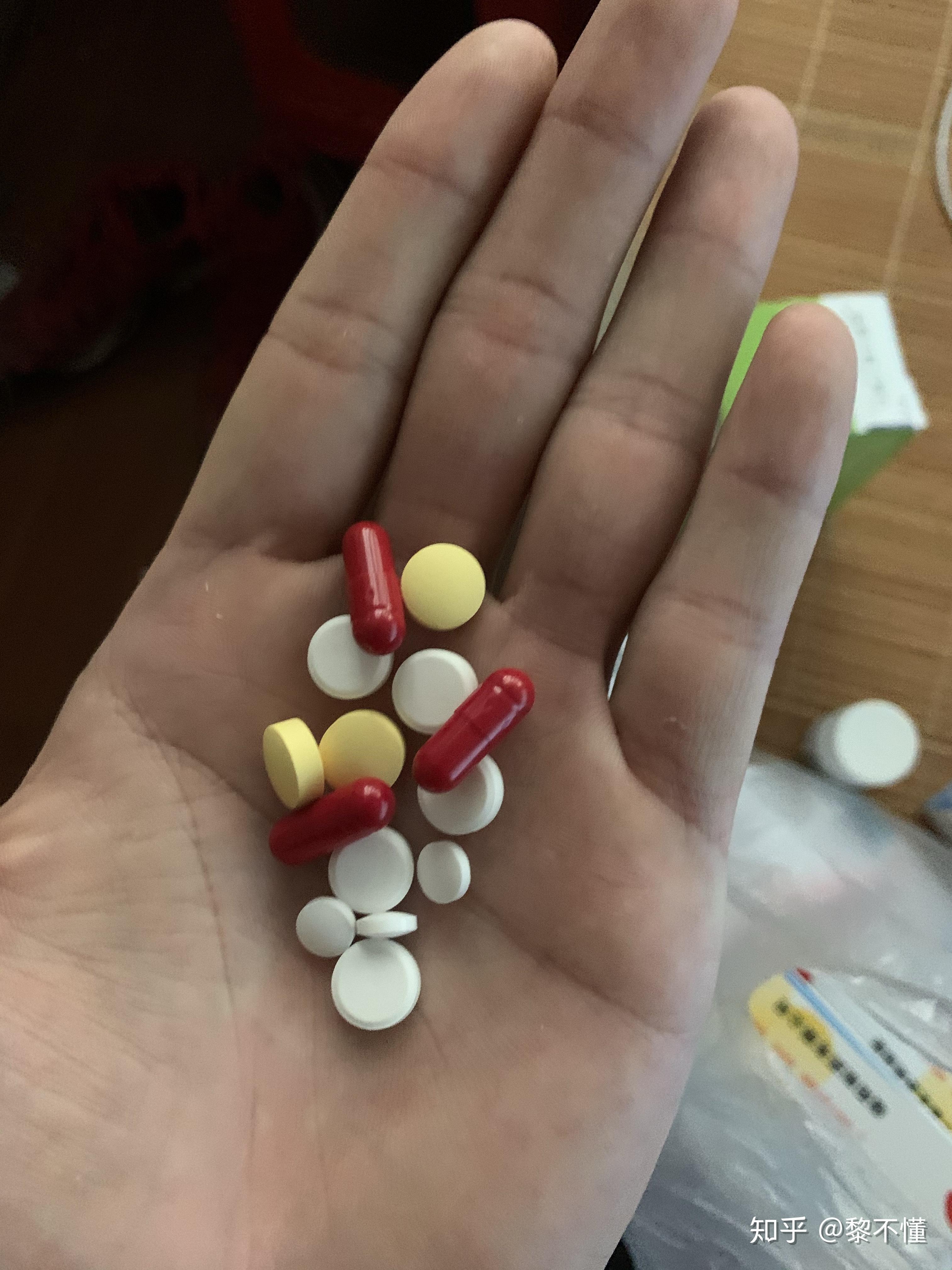 养病住院总共花了3310多,因为我住院期间除了第一晚晚上打了止血针