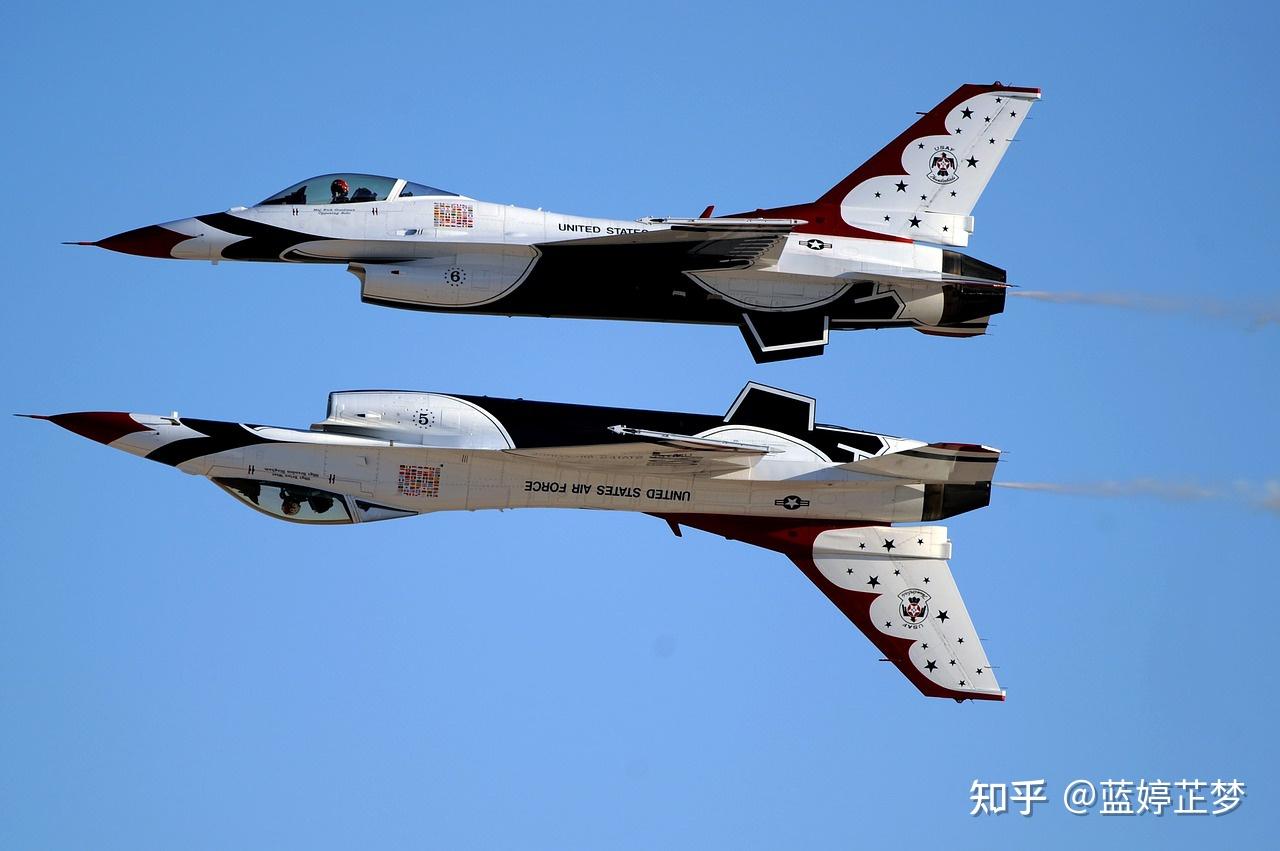 纪念中国人民解放军空军成立65周年摄影展作品：相会蓝天
