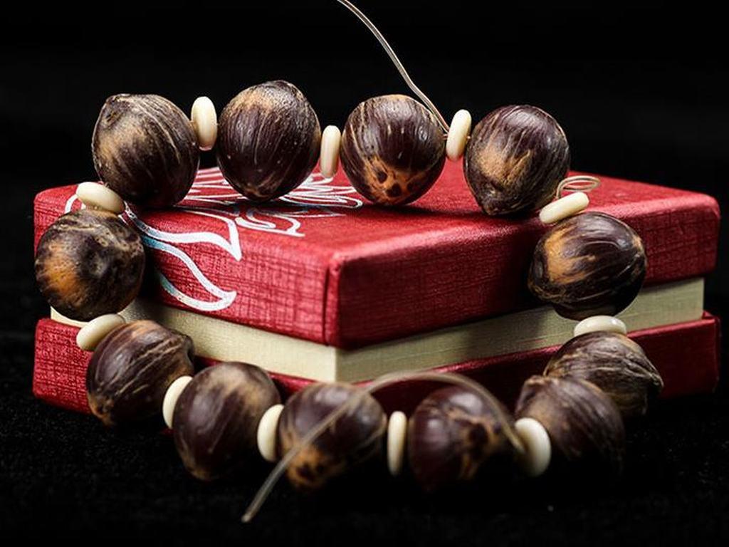 紫金鼠菩提如何挑选自然的包浆是最美的