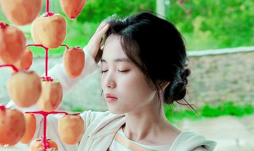 在电视剧《阳光先生》中,她是不畏世俗的贵族大小姐"高爱信";"高爱信"