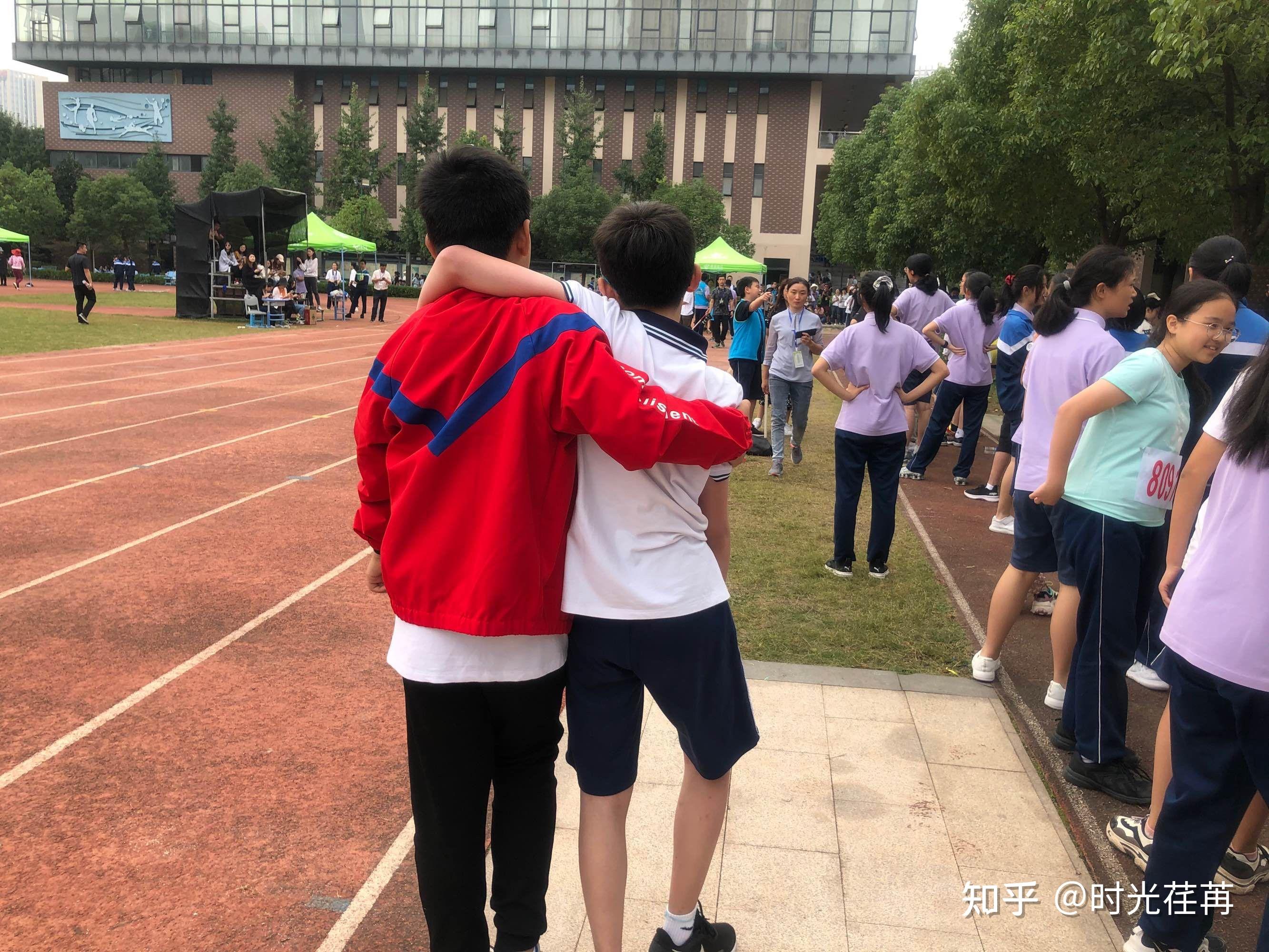 在学校读书的时候,在学校你们以什么支撑下去? - 知乎