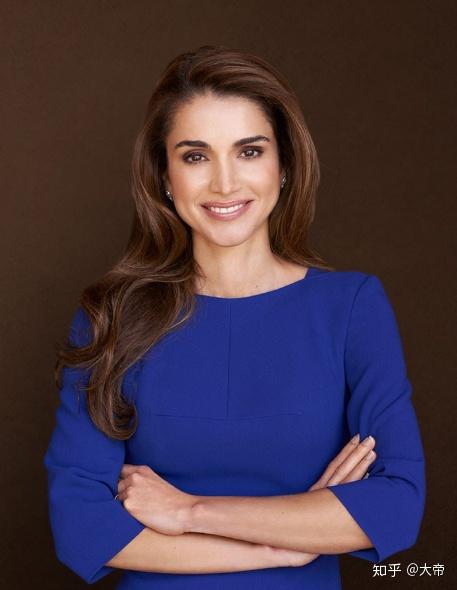 从难民到世上最美王后约旦拉尼娅王后是怎么做到的