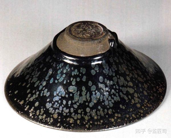 什么是斗笠盏？宋代茶盏赏析：茶碗和茶盏有什么区别？ - 知乎