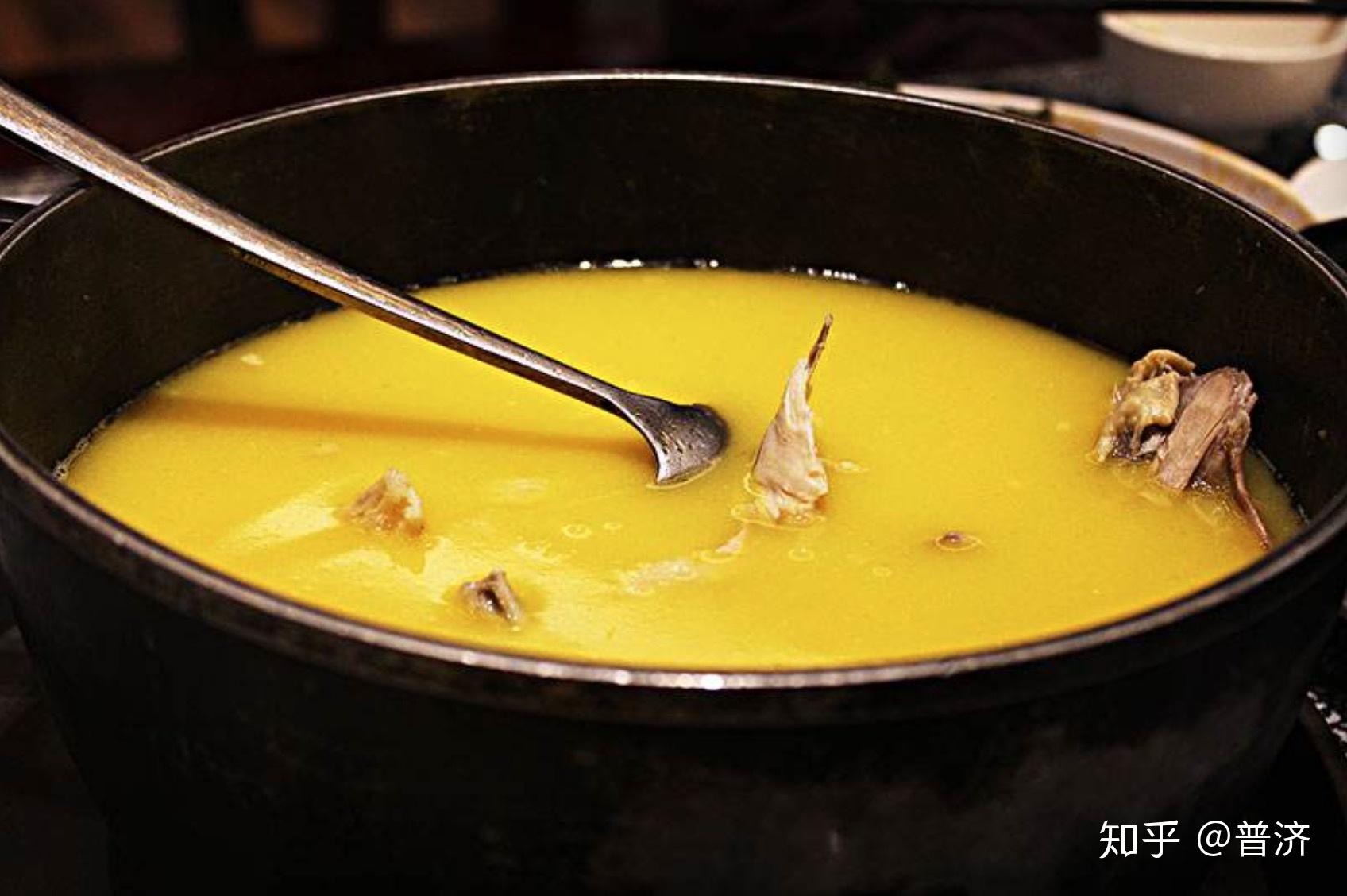 老鸭炖老鸡冬令时节滋补汤本是江淮人家奢侈如今却几近失传