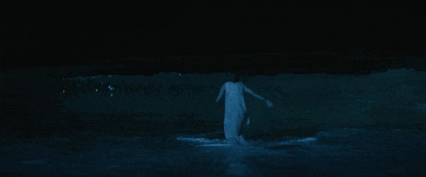 《如果有腿，我会踢你》柏林+金球影后，年度最“痛”表演