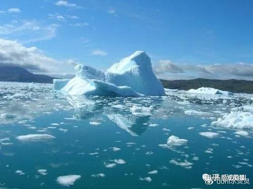 the snow did not melt(融化). it became deep and heavy.