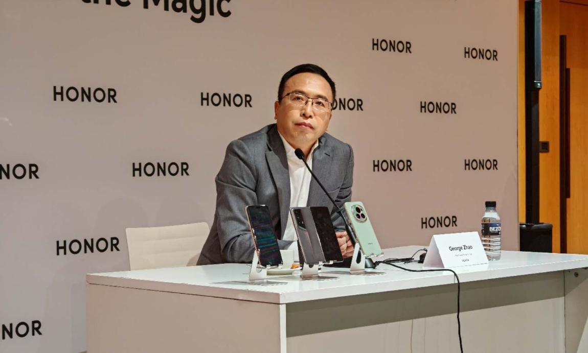 荣耀ceo赵明面对苹果这座"大山",面对力压三星成功登顶2023年全球