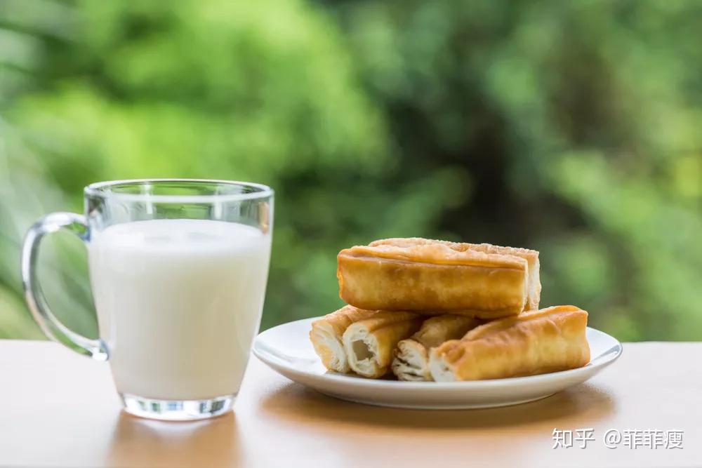 不僅熱量高,營養少,而且還屬於高升糖指數食物,很容易引起飯