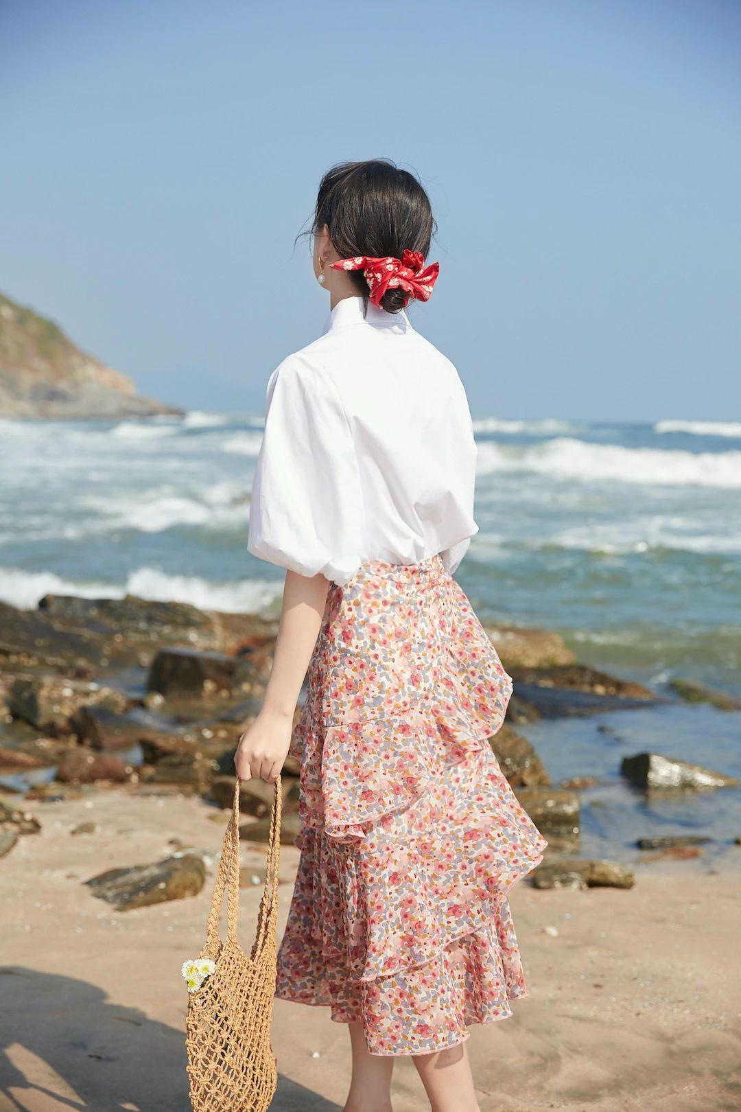 今年夏天，这“4条”裙子正流行，时髦优雅显气质，咋穿都好看-搜狐大视野-搜狐新闻