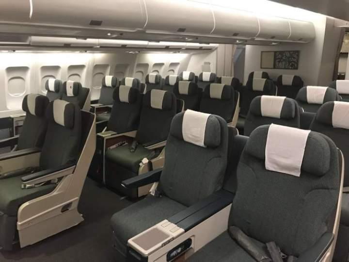 一人多座的飞机占座票开售你会购买吗