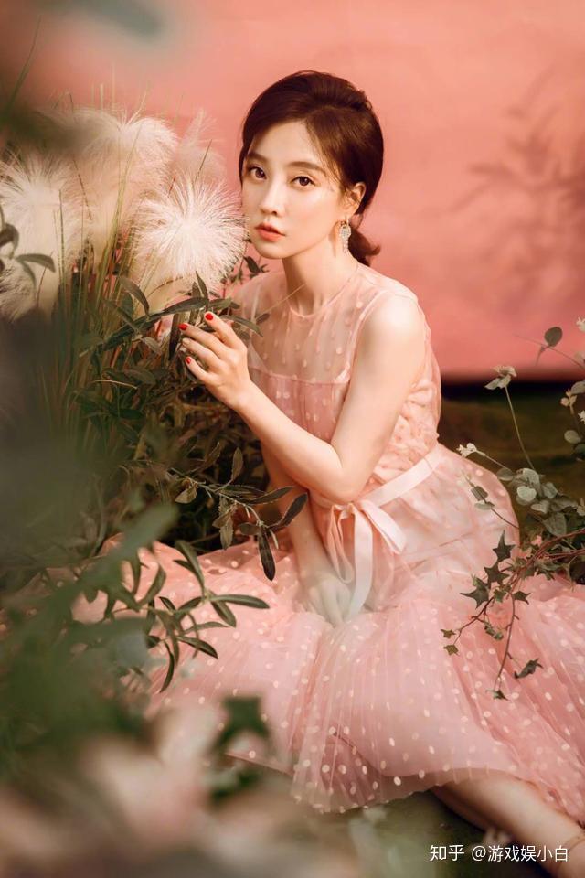 而上一次冯提莫参加了韩国的活动,在活动中冯提莫也