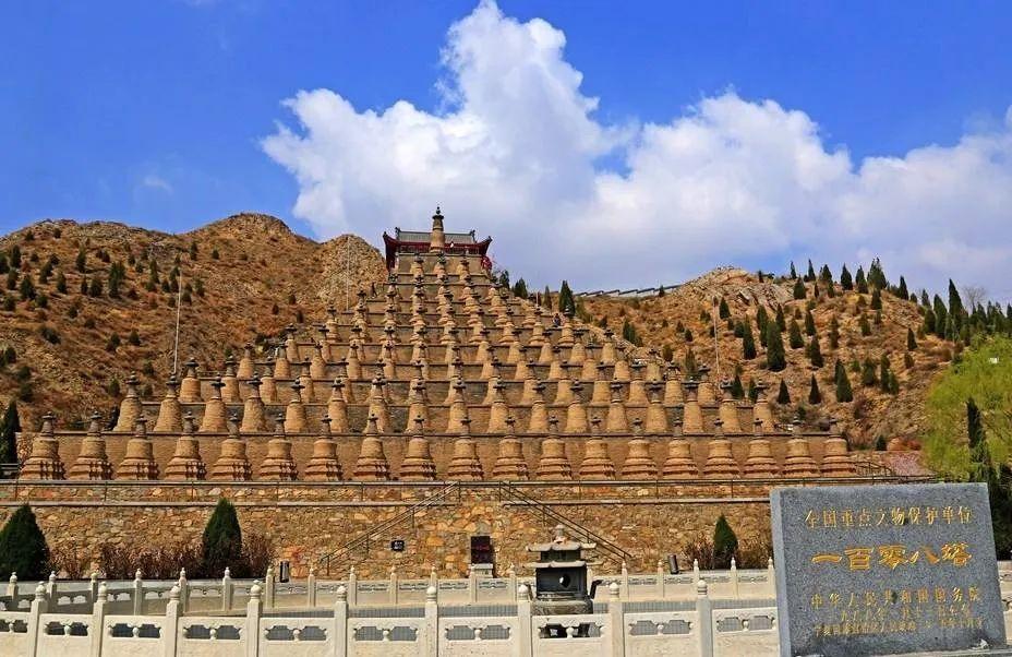 吴忠在汉朝属于灵洲县,唐朝叫灵武,灵州,朔方节度使驻地也在这里,安史