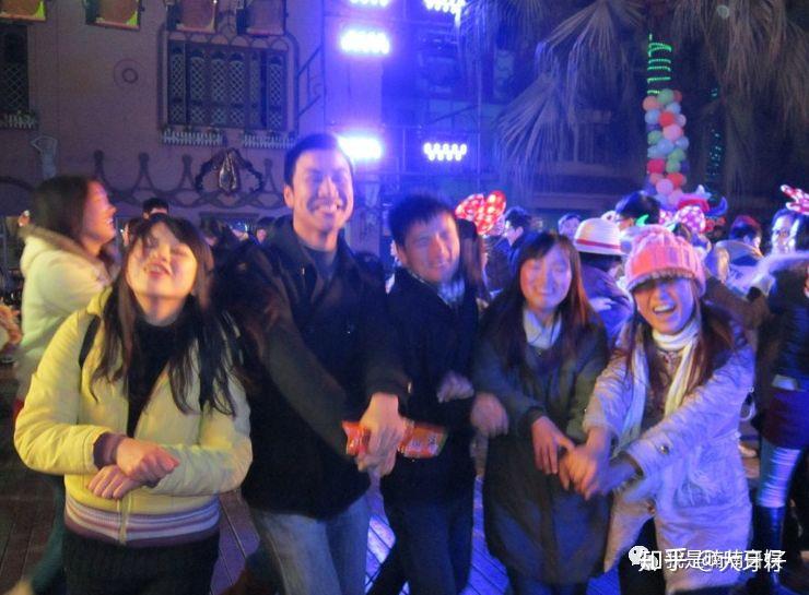 什么时候才能放下前任 v2-e7c73689bfd4080cba18fdf25f28bfa7_r.jpg