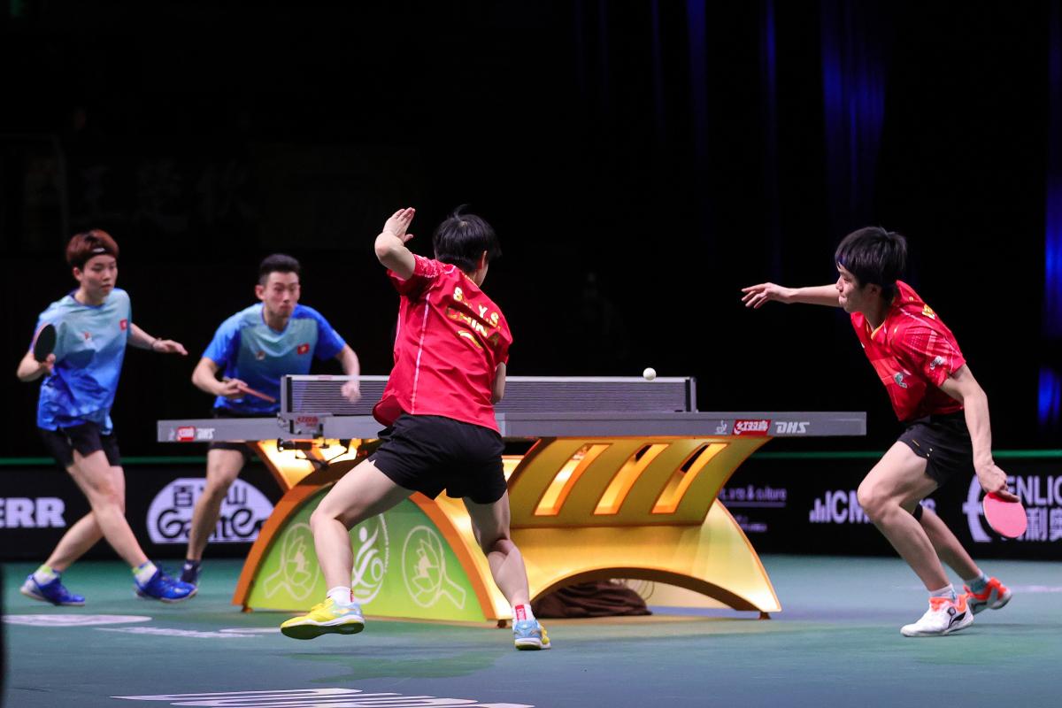 孙颖莎混双击败杜凯琹组合王曼昱击败林钟勋组合成功会师决赛