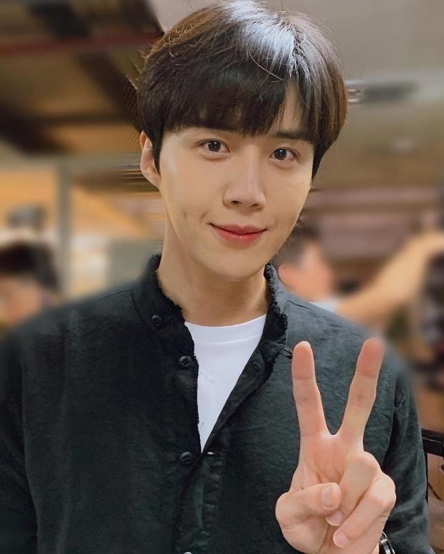 金宣虎承认诱骗前女友分手,堕胎,韩国娱乐圈真的有这么混乱吗?