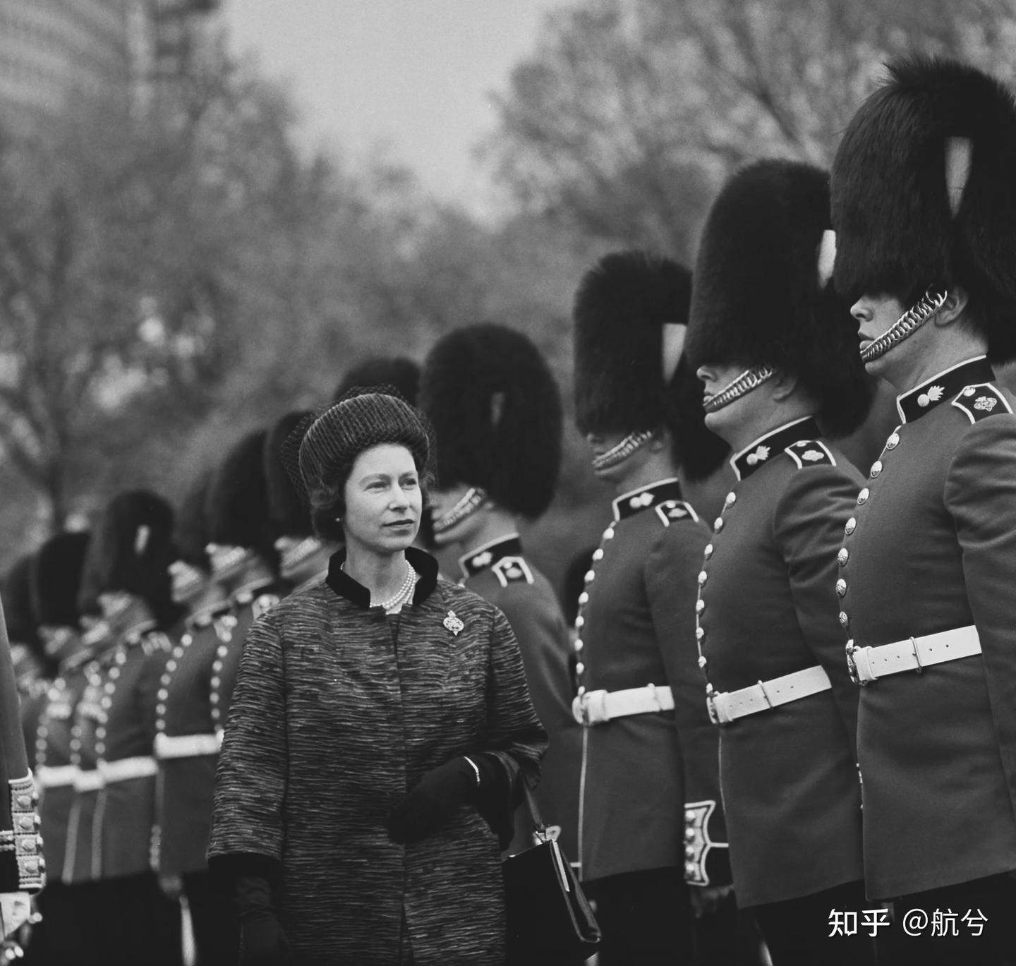 这34张高清照片讲述了英国伊丽莎白二世女王的一生(按时间先后) - 知乎