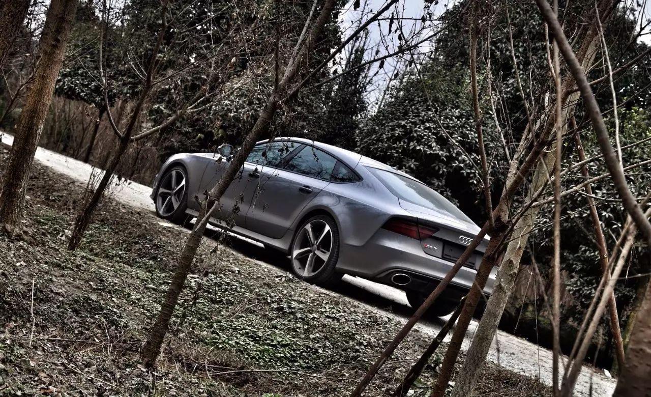 西装暴徒!水泥灰audi rs7 sportback 丨玩车志