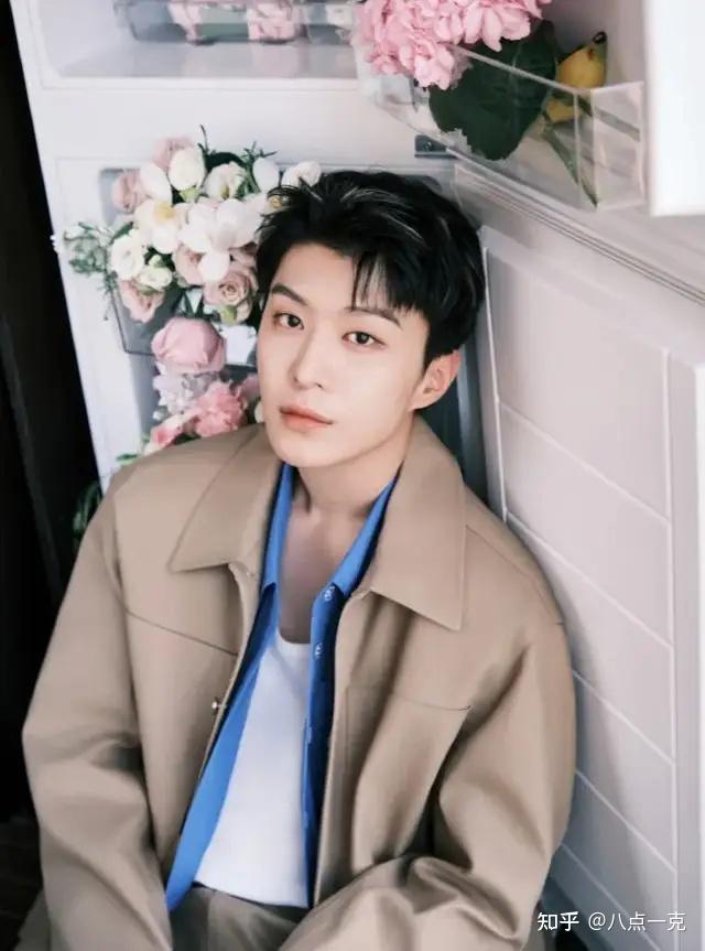 范丞丞否认靠姐姐走红被指又当又立吃相难看评论区被骂翻