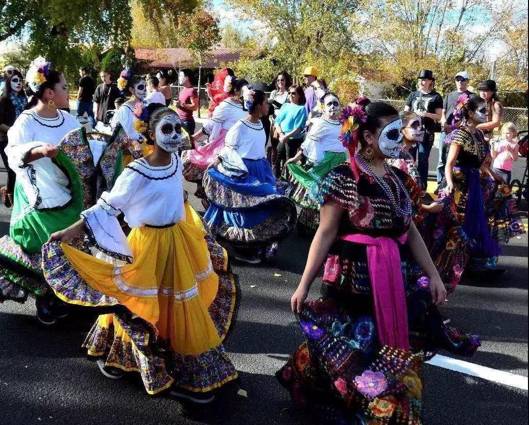 墨西哥亡灵节——《寻梦环游记》背后的生死狂欢