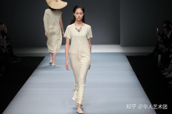 模特学习T台走秀的方法 - 知乎