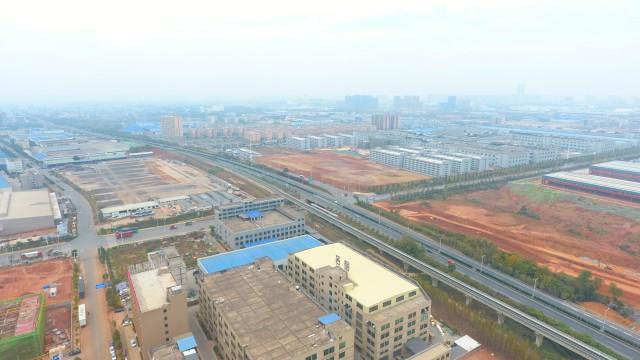 使用无人机守护榔梨街道