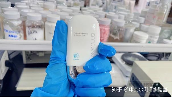 热门防晒霜实验室六维度测评,告诉你哪些防晒霜才是防晒黑,能抗打,真
