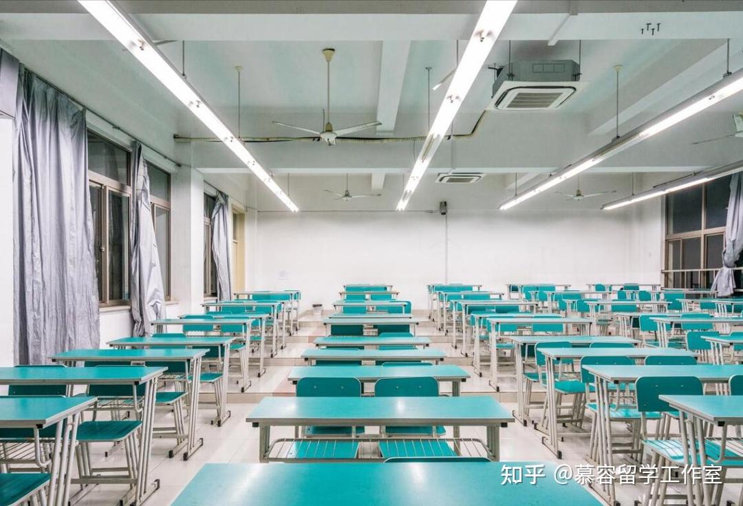 1,办学性质不同:存志东校是上海市十五中学的东校区,存志中学则是一所