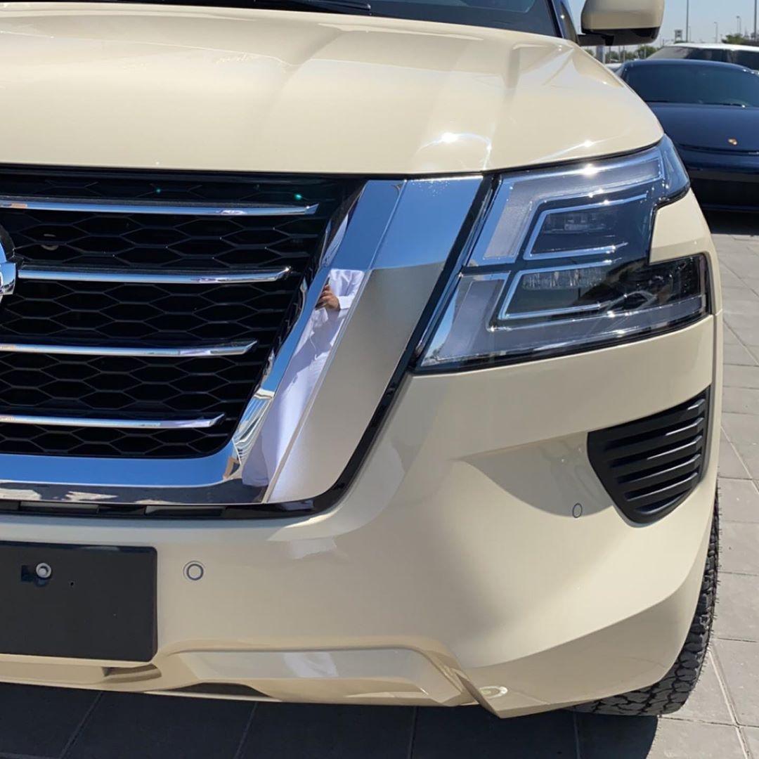 车身涂装与沙漠同色海外实拍新款日产途乐