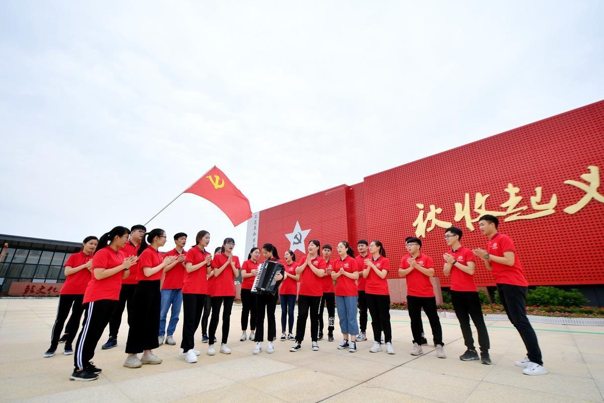 大学生入党有哪些硬性标准?需要具备什么条件?大一期间很关键