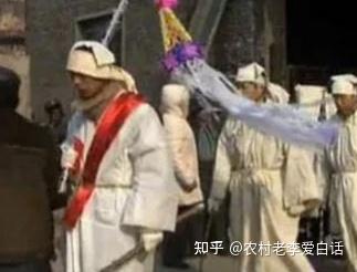 民间丧葬习俗,孝子为什么要“打幡”?“打幡”有什么讲究呢? - 知乎