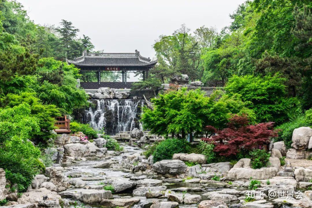 园林理水既包括模拟自然界的江,河,湖,海等自然式的水体景观,也包括