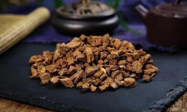 左右下颌角不对称_对称左右下颌骨疼痛_下颌左右不对称