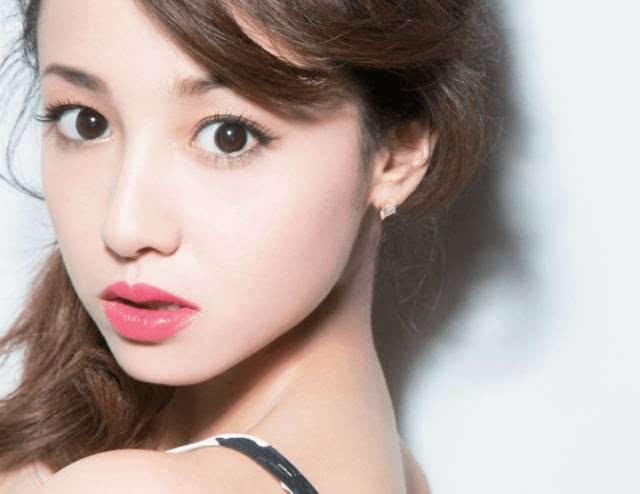 如何客观评价裴秀智的长相?