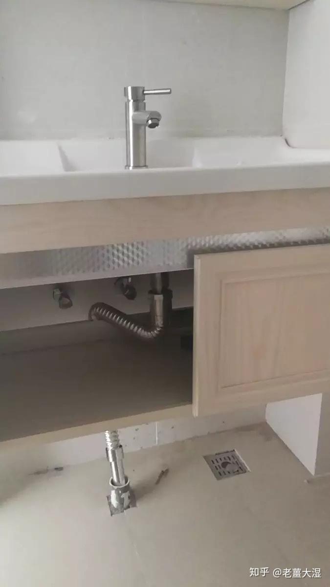 地排却选择了挂墙式浴室柜如何挽救? - 知乎