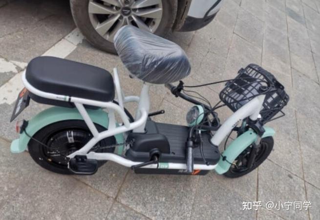 二:雅迪小钢炮电动车网友真机评测