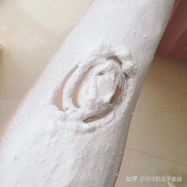 先刮腋毛还是先涂身体乳(先刮腋毛还是先涂身体乳呢)