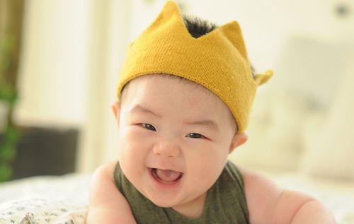 4个月的宝宝发育标准。