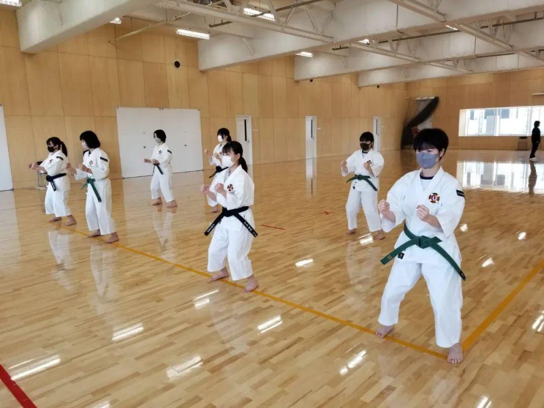 好文学园女子高中少林寺拳法部获得世界第二的好成绩