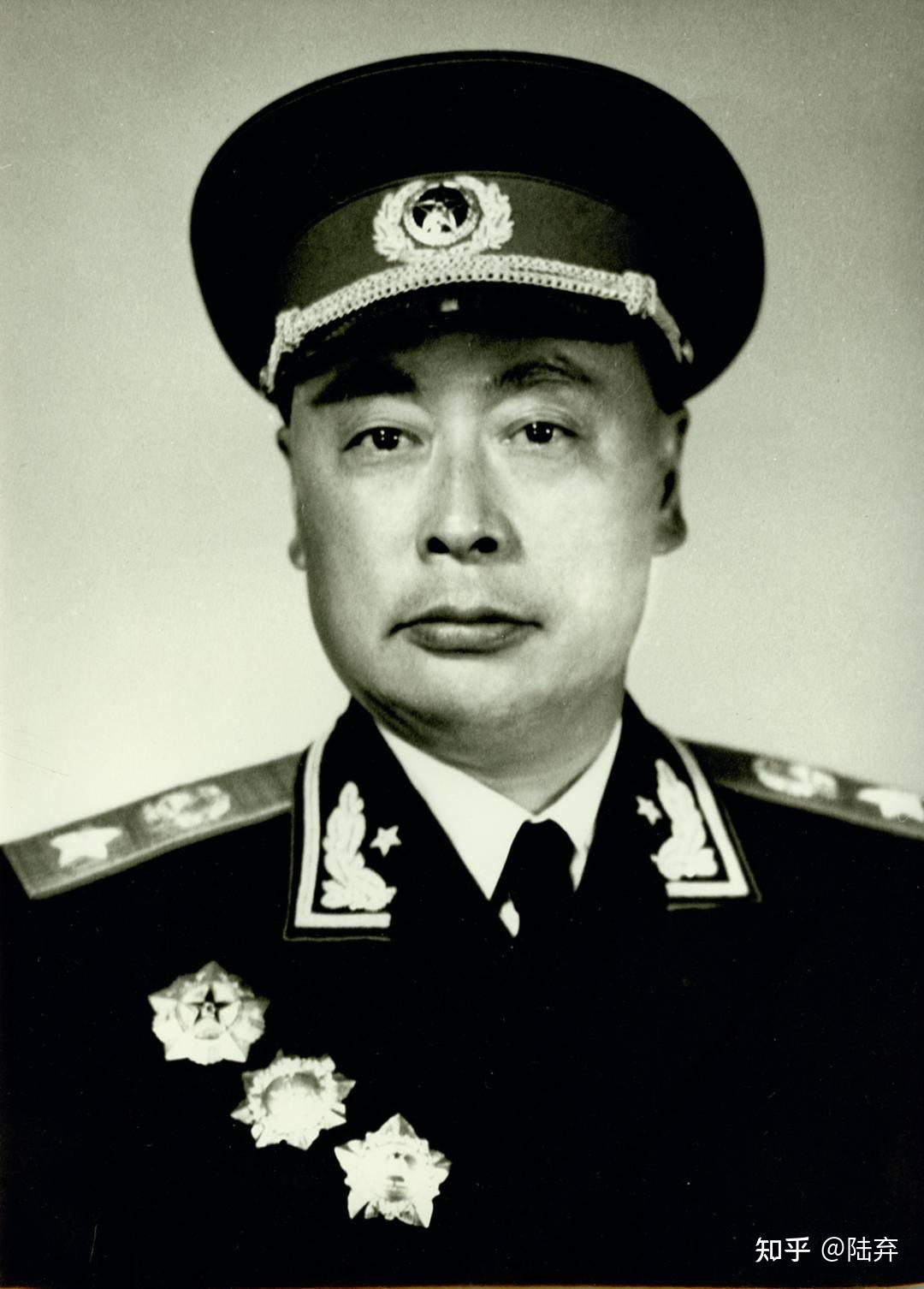 1937年，陈毅被吊在树上4天差点被枪毙，最终靠过人胆色死里逃生 - 哔哩哔哩