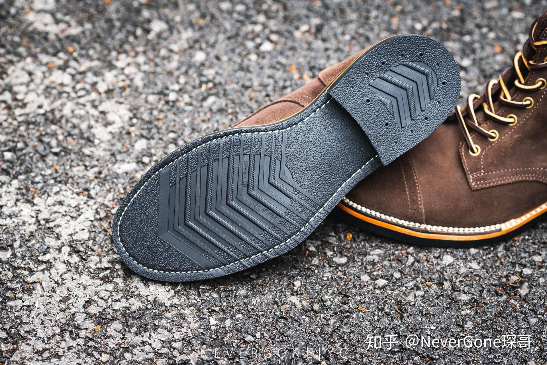 作为一个5年前就买过鞋神的人,这里要再次吹一下鞋神的橡胶底,实在是