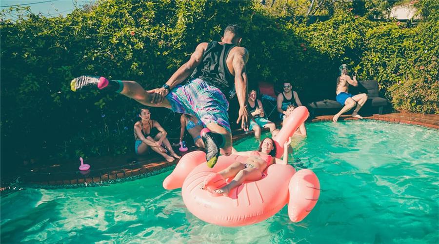 收入增长跟不上房价,美国千禧一代也被迫啃老