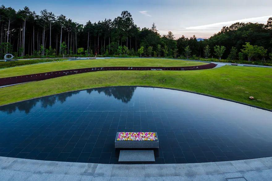 三谷彻教授作品 – 「風の丘」03多摩美術大学多摩美术大学为日本