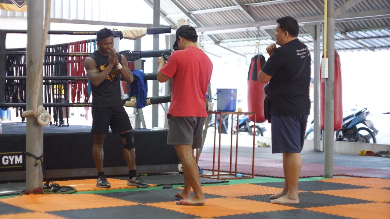 特种兵与拳击手无限制格斗,结果会怎样? - 顾落