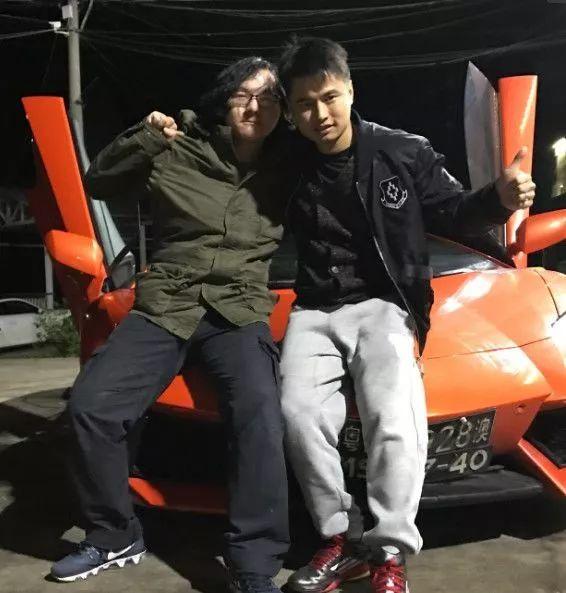 邓晶晶的微博里也都说关于豪车兰博基尼▼法拉利▼法拉利▼富二代本身