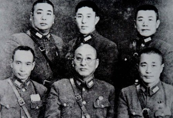 1950年鄭洞國想回家養老周總理說你是起義將領怎能種地