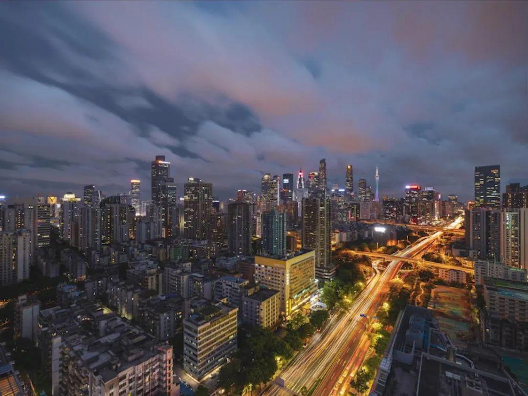 镜头丨GF20-35mm定格城市切片 视角宽广气势尽现 - 知乎