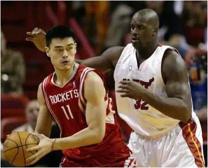 打篮球常说中锋、后卫,可你知道他们具体都干啥活吗? - 知乎